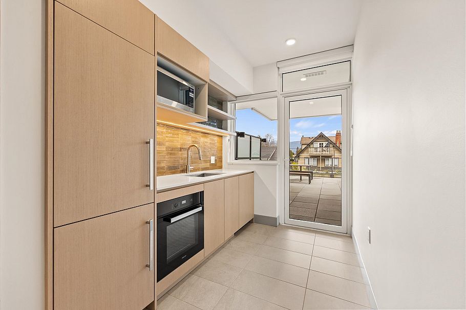 220 1981 Macdonald Street Vancouver, BC - 27