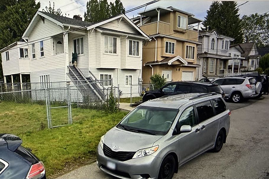 8125 St. George Street Vancouver, BC - 3