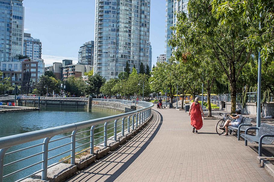 2005 1328 Marinaside Crescent Vancouver, BC - 37