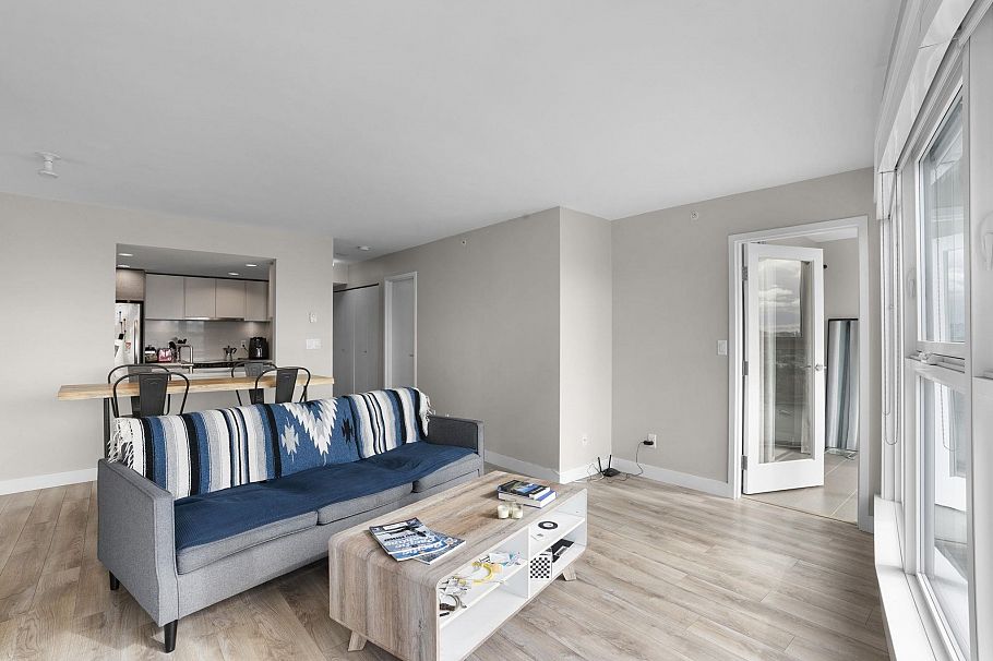 2705 1323 Homer Street Vancouver, BC - 5