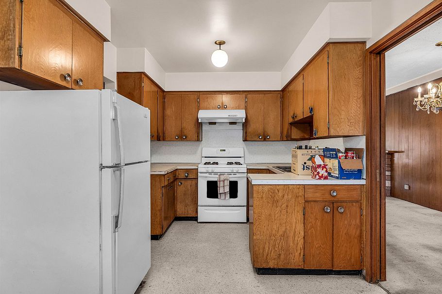 409 E 63rd Avenue Vancouver, BC - 6