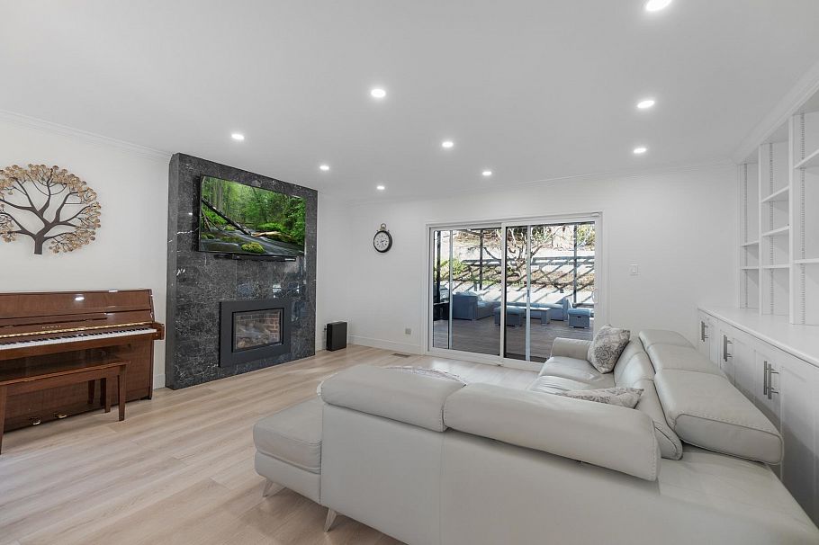 284 Montroyal Boulevard North Vancouver, BC - 17