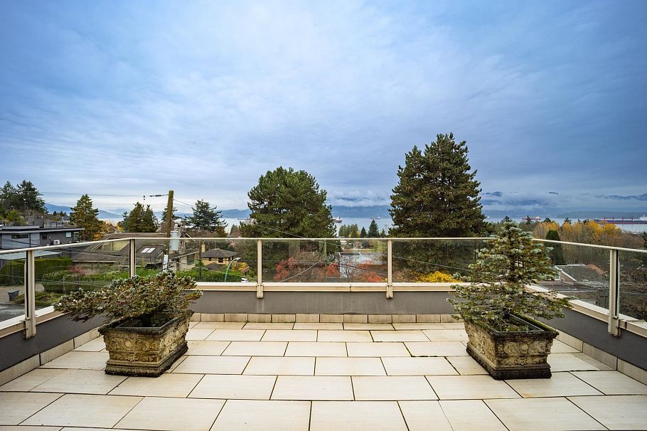 1822 Sasamat Street Vancouver, BC - 22