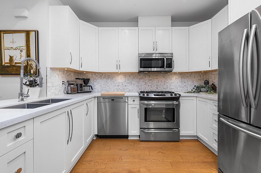 323 E 7th Avenue Vancouver, BC - 8