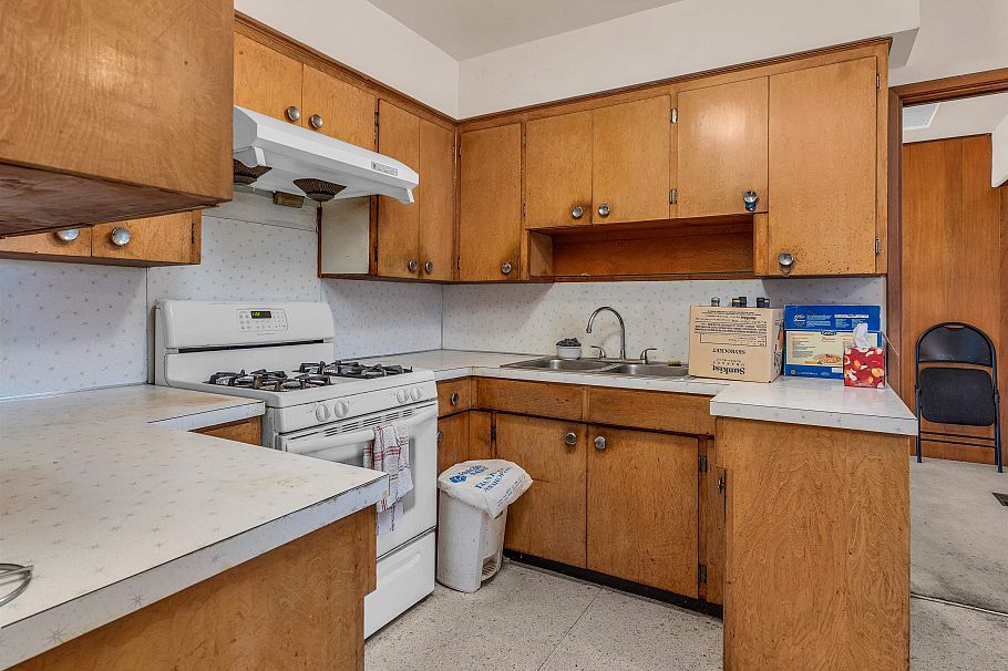 409 E 63rd Avenue Vancouver, BC - 7