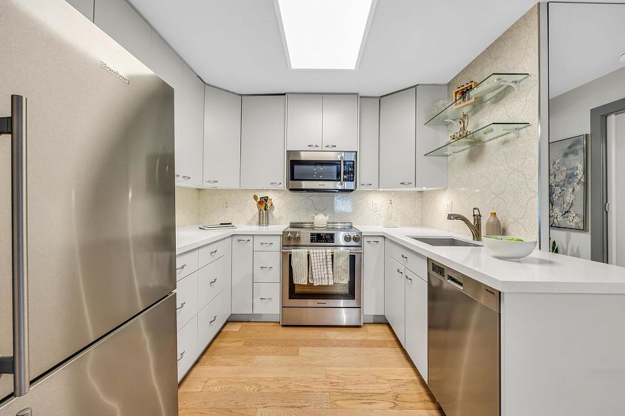 302 3461 Curle Avenue Burnaby, BC - 9