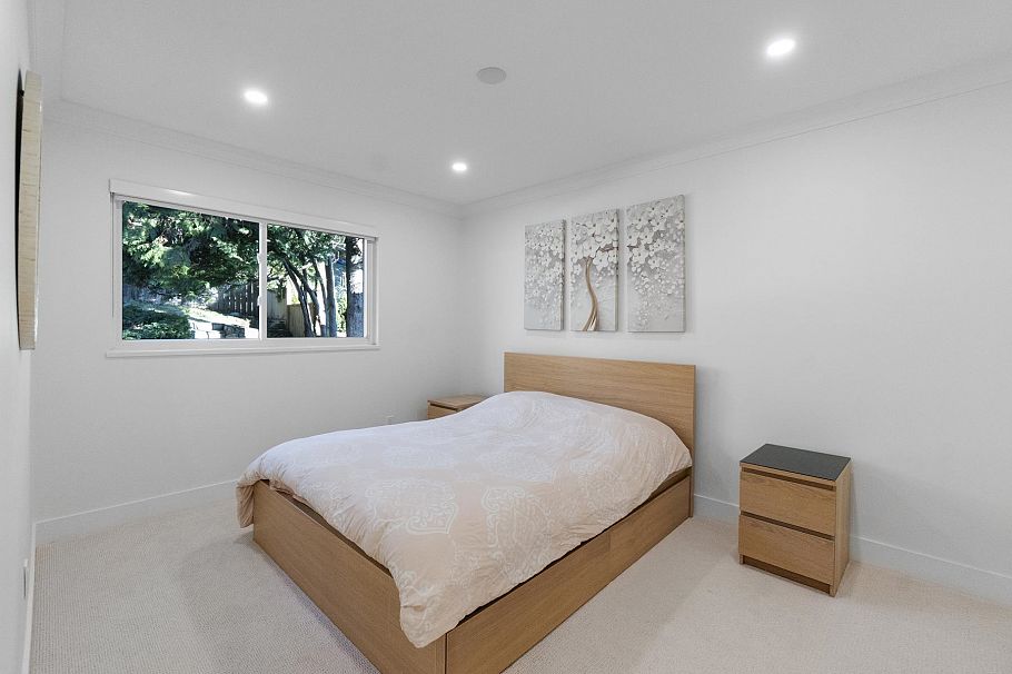 284 Montroyal Boulevard North Vancouver, BC - 25