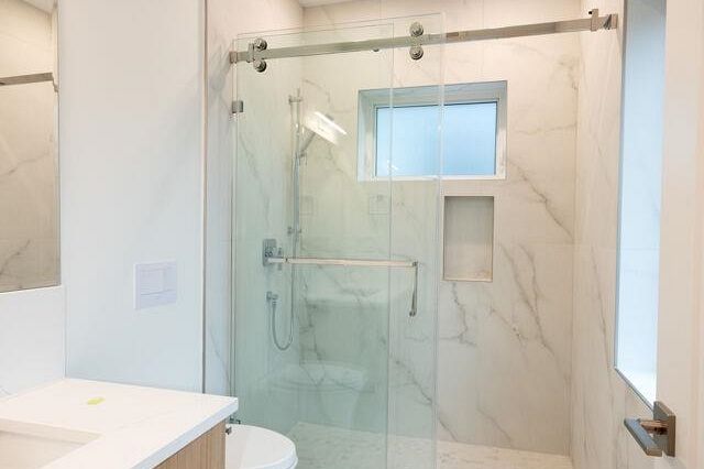 4424 W 4th Avenue Vancouver, BC - 23