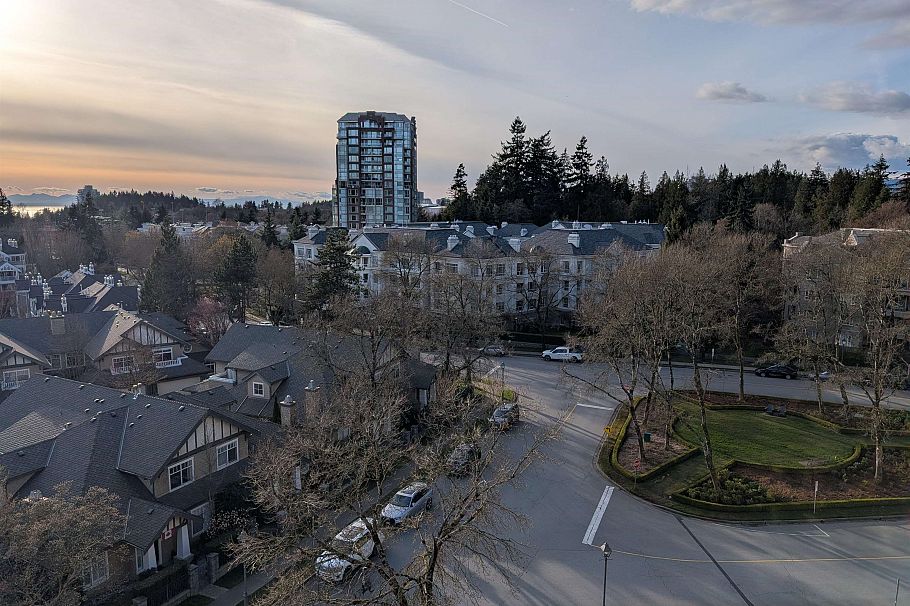 901 5615 Hampton Place Vancouver, BC - 5