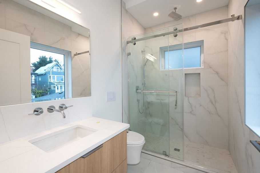 4424 W 4th Avenue Vancouver, BC - 22