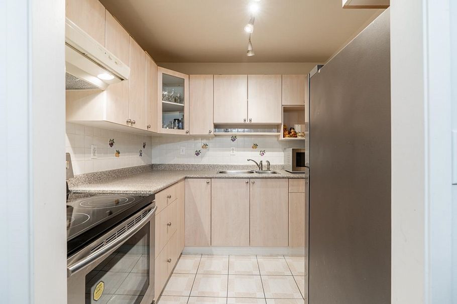 605 1405 W 15th Avenue Vancouver, BC - 11