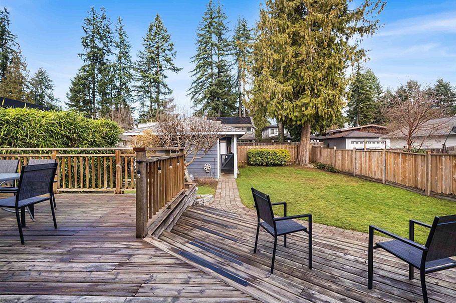 1140 W 20th Street North Vancouver, BC - 28