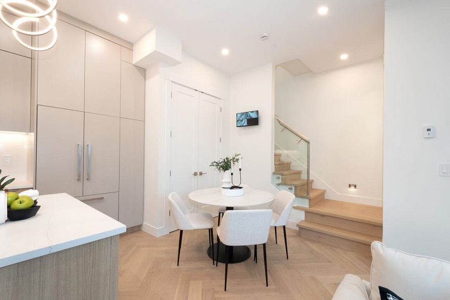 4426 W 4th Avenue Vancouver, BC - 22