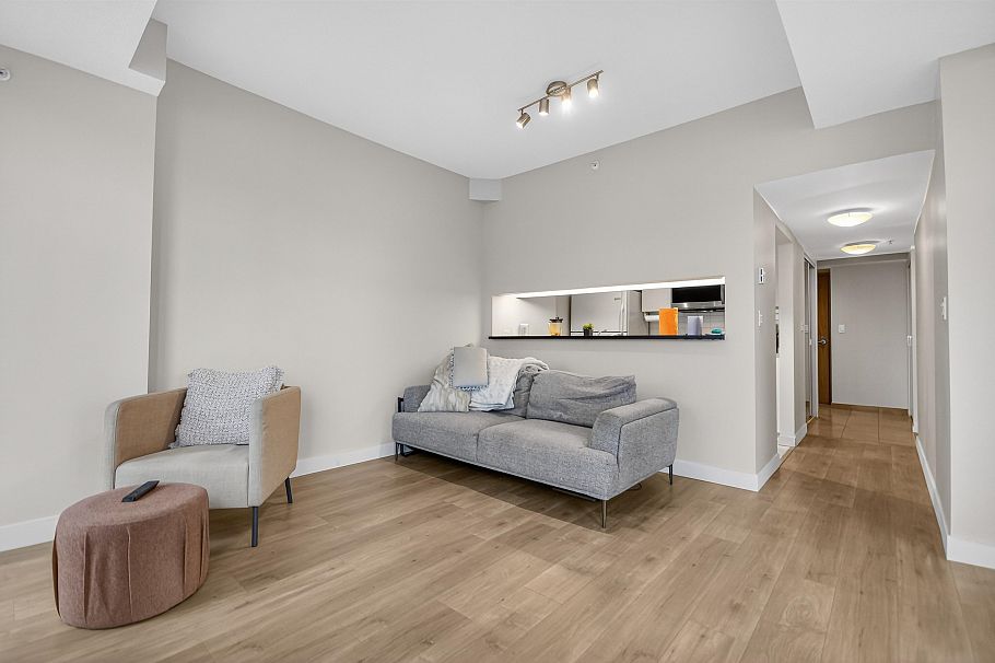 2205 1200 Alberni Street Vancouver, BC - 4