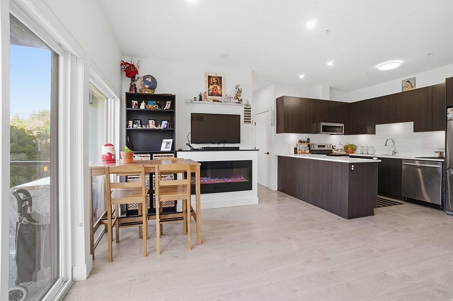 204 1633 Tatlow Avenue North Vancouver, BC - 11