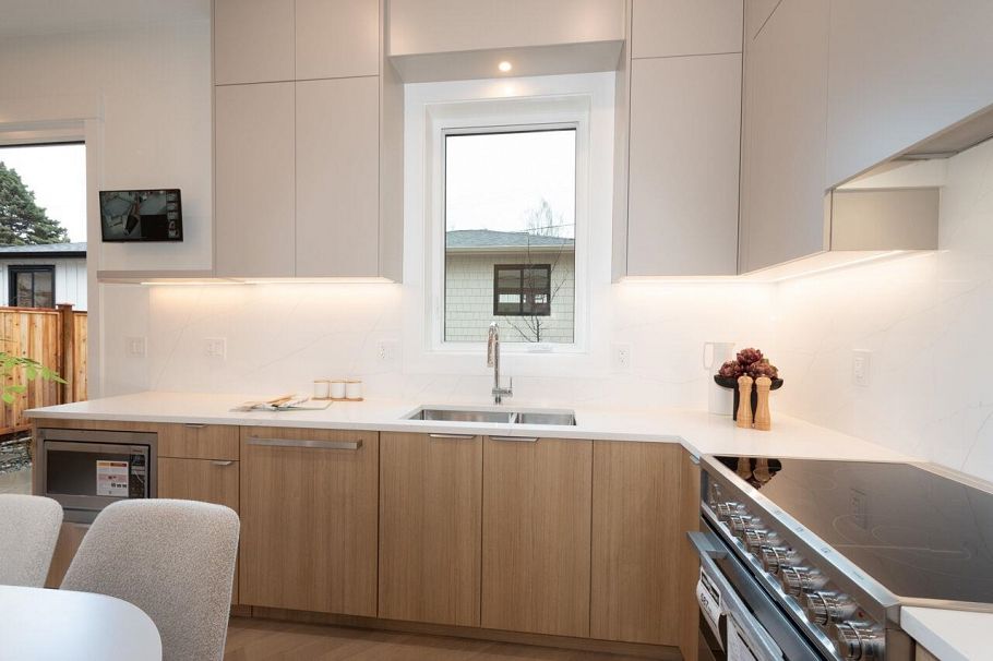 4424 W 4th Avenue Vancouver, BC - 17