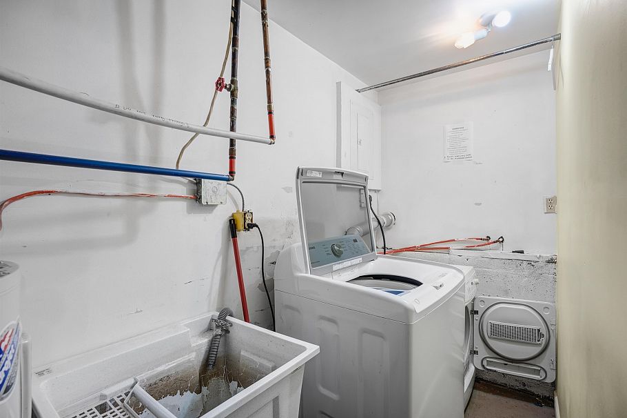 285 E 48th Avenue Vancouver, BC - 35