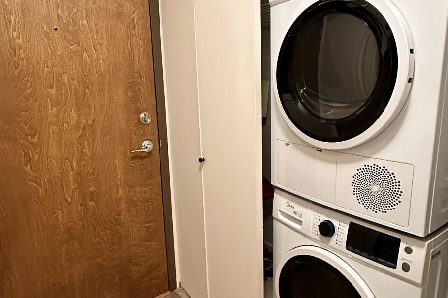 703 1212 Howe Street Vancouver, BC - 25