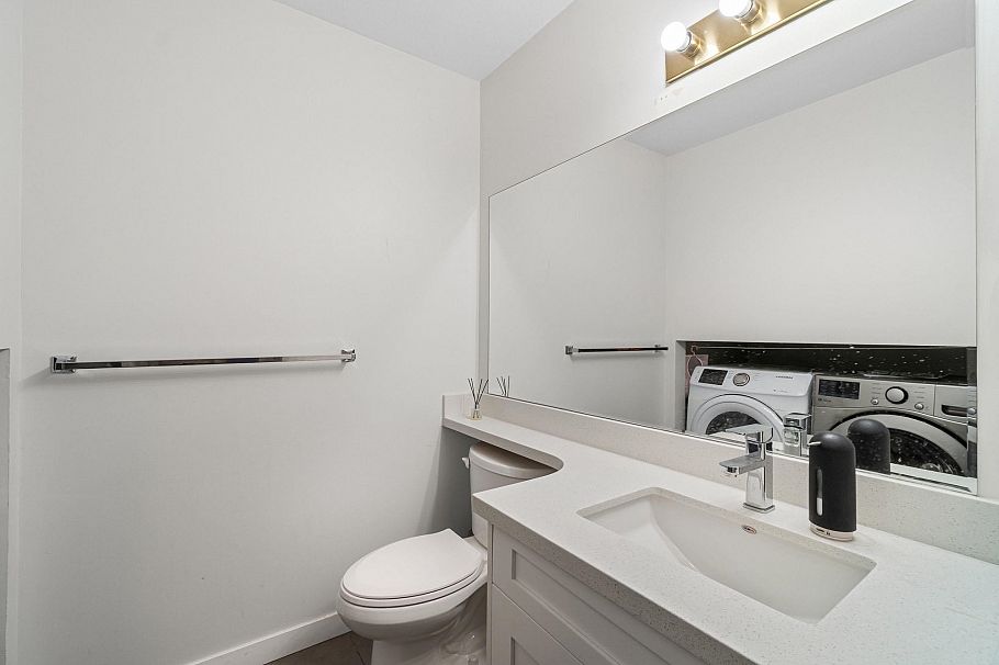 3529 Napier Street Vancouver, BC - 29