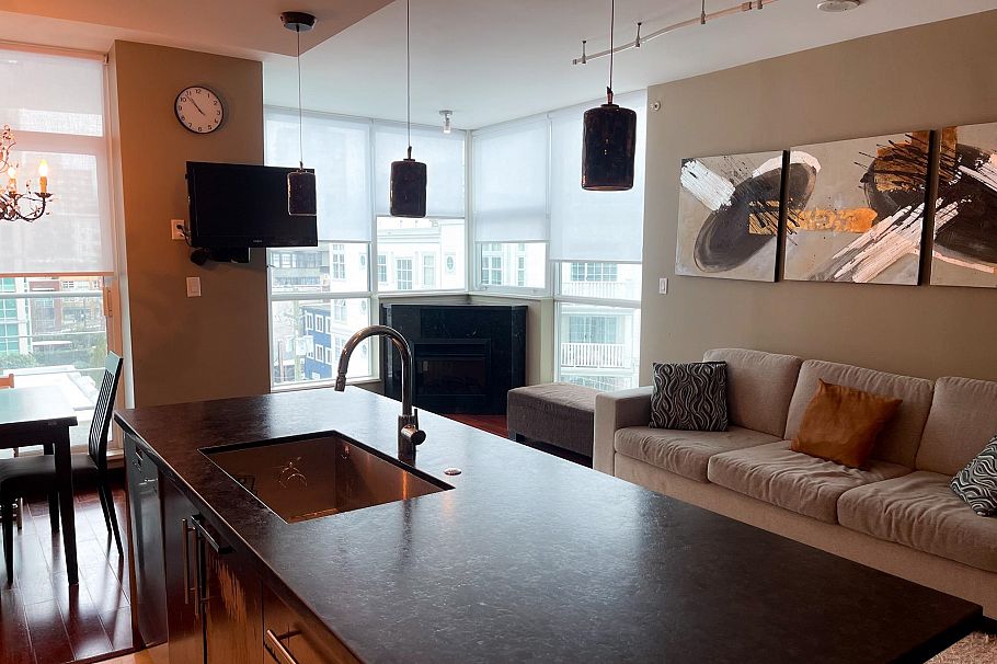 702 168 E Esplanade North Vancouver, BC - 3