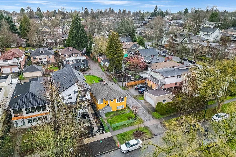 285 E 48th Avenue Vancouver, BC - 8