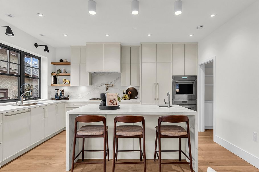 108 W 18th Avenue Vancouver, BC - 8