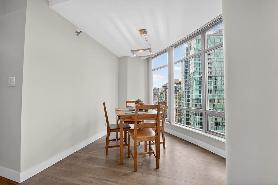 2205 1200 Alberni Street Vancouver, BC - 11