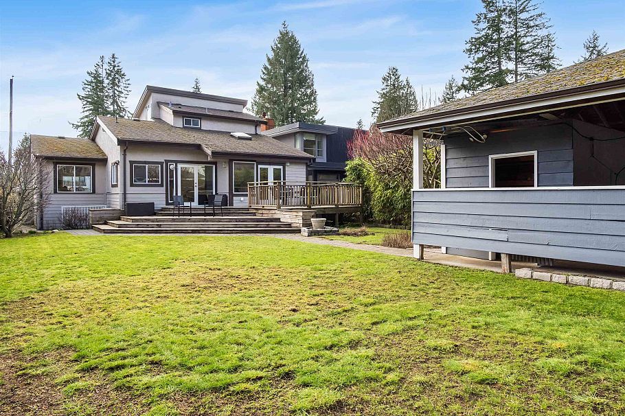 1140 W 20th Street North Vancouver, BC - 30