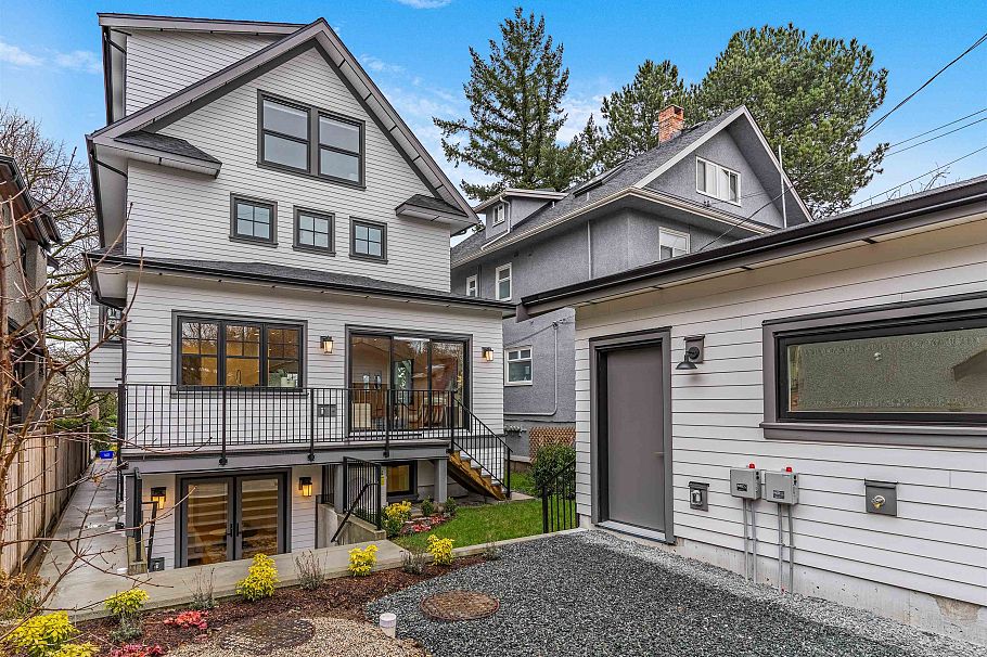 108 W 18th Avenue Vancouver, BC - 35