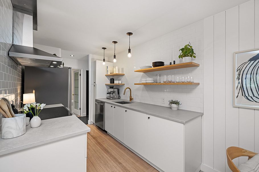 207 1424 Walnut Street Vancouver, BC - 7