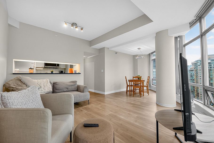 2205 1200 Alberni Street Vancouver, BC - 9