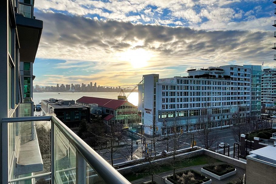 702 168 E Esplanade North Vancouver, BC - 12