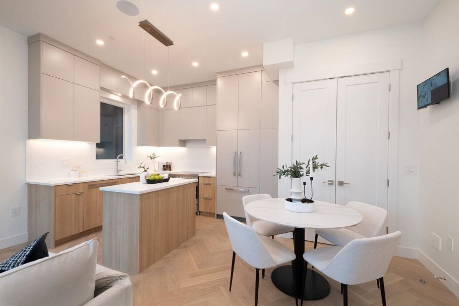 4426 W 4th Avenue Vancouver, BC - 21