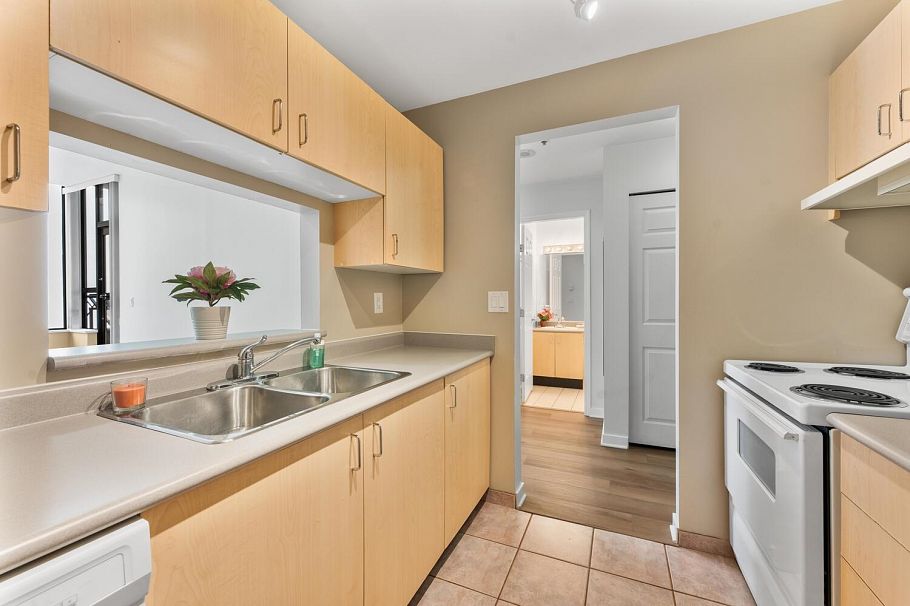 1012 1010 Howe Street Vancouver, BC - 9