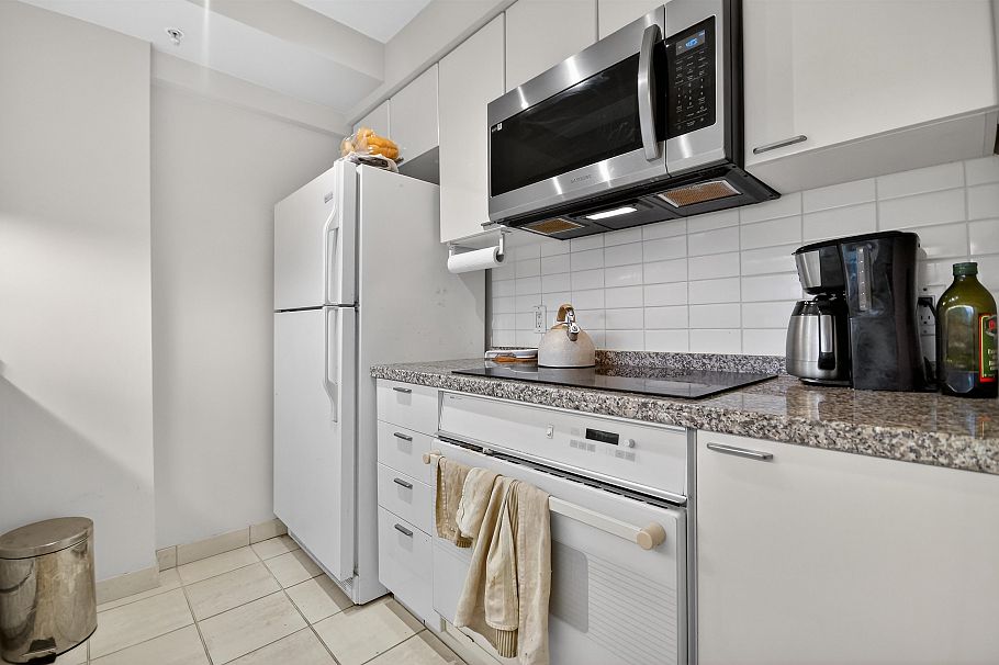 2205 1200 Alberni Street Vancouver, BC - 17