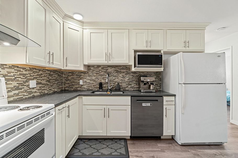 3529 Napier Street Vancouver, BC - 14