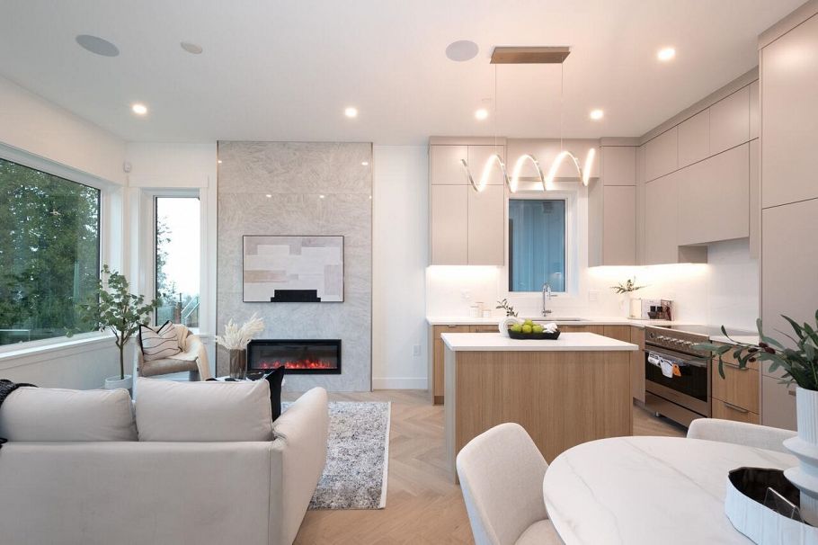 4426 W 4th Avenue Vancouver, BC - 11