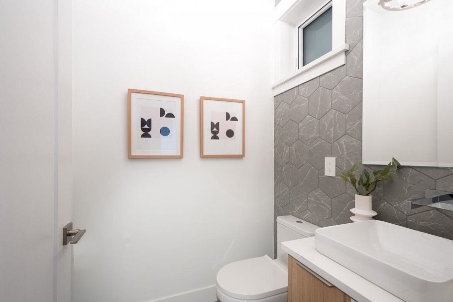 4424 W 4th Avenue Vancouver, BC - 18