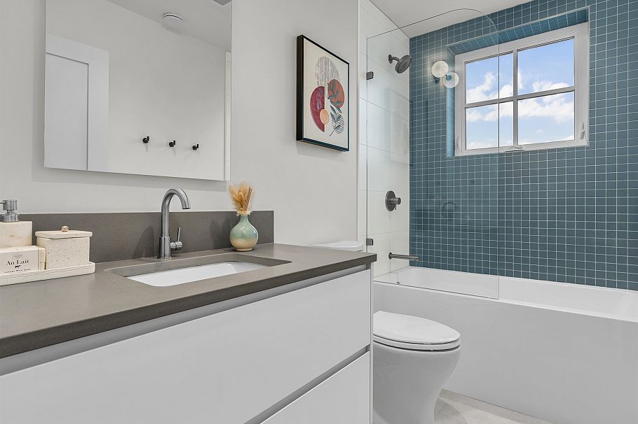 108 W 18th Avenue Vancouver, BC - 20