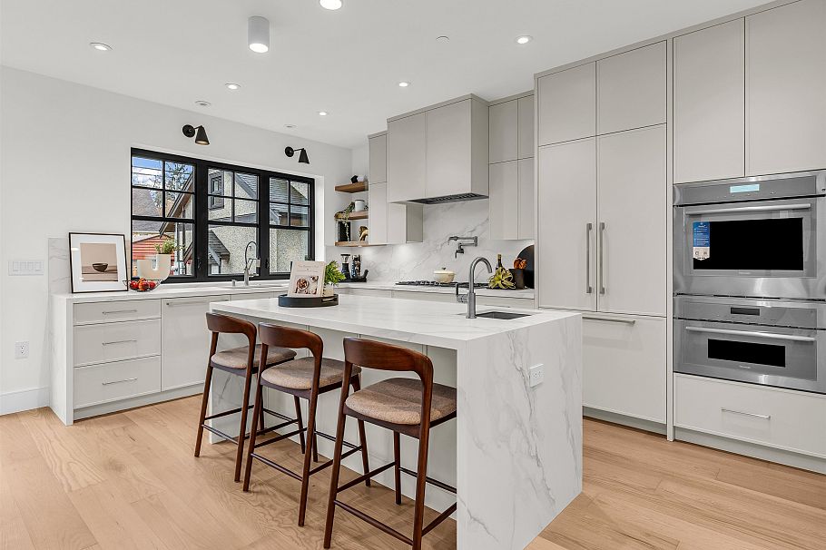 108 W 18th Avenue Vancouver, BC - 10