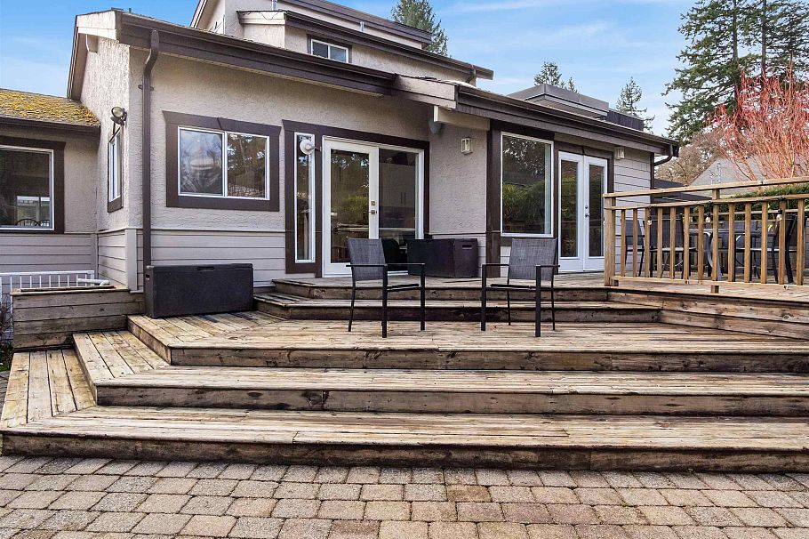 1140 W 20th Street North Vancouver, BC - 27