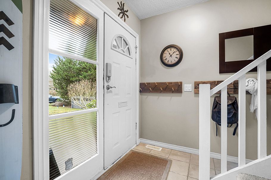 1140 W 20th Street North Vancouver, BC - 13