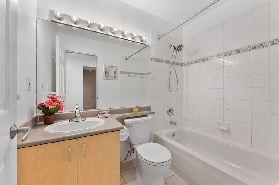 1012 1010 Howe Street Vancouver, BC - 15