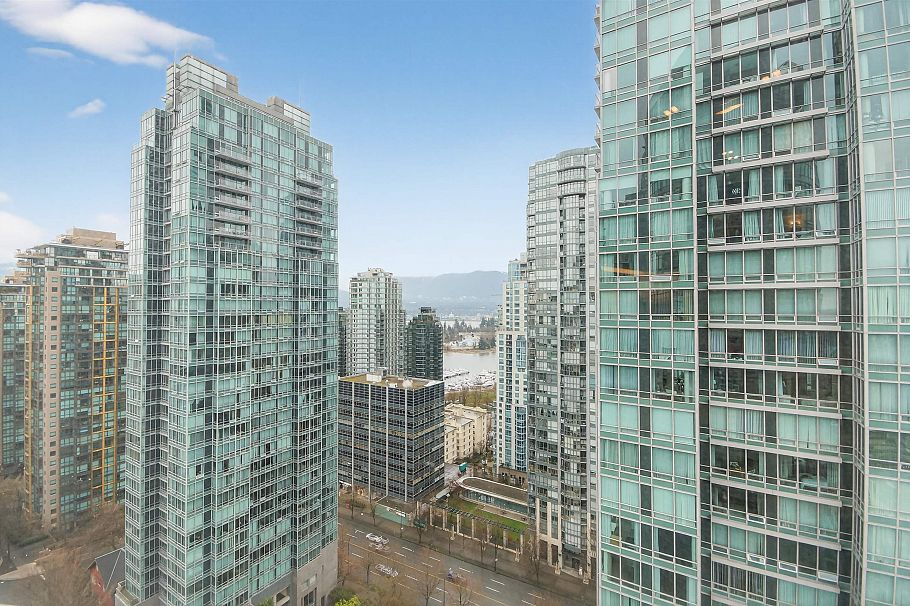 2205 1200 Alberni Street Vancouver, BC - 13