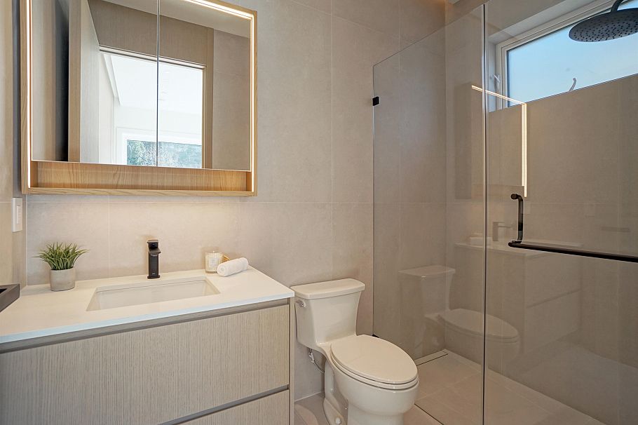 2 4634 W 15th Avenue Vancouver, BC - 13