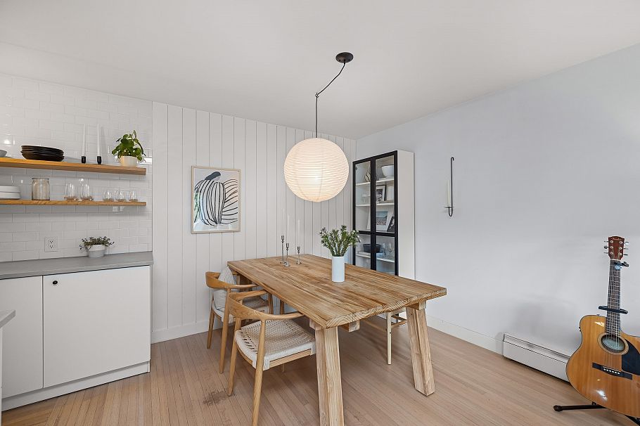 207 1424 Walnut Street Vancouver, BC - 9