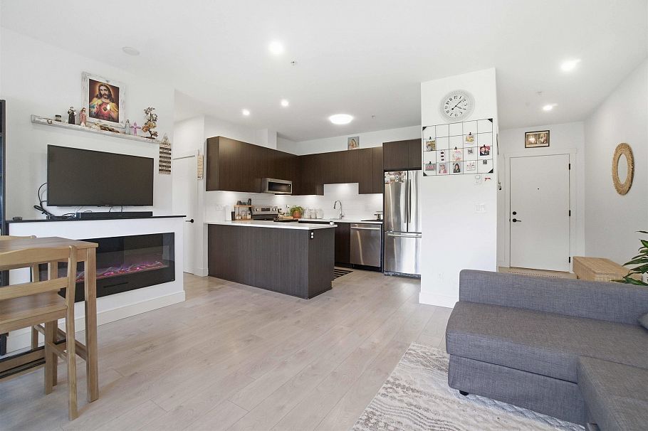 204 1633 Tatlow Avenue North Vancouver, BC - 10