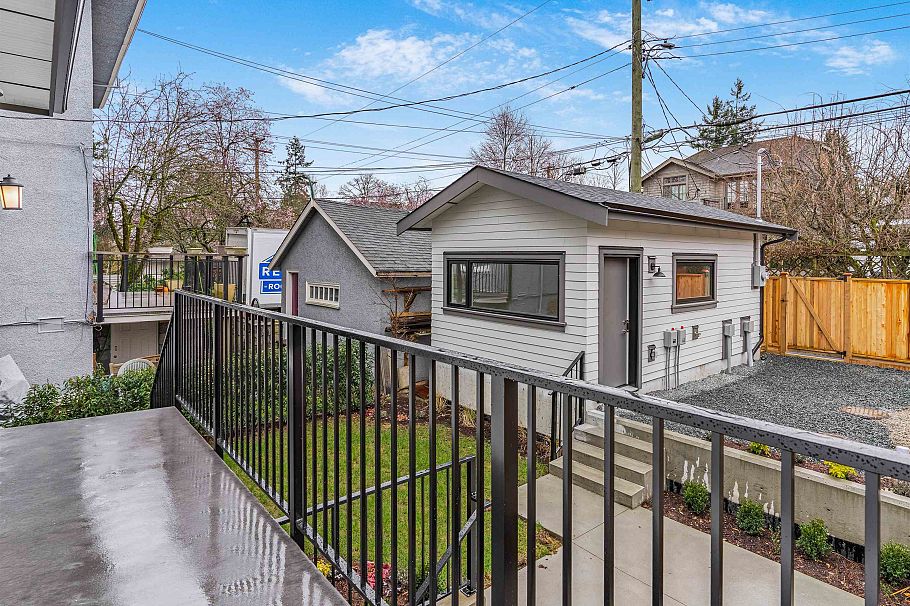 108 W 18th Avenue Vancouver, BC - 34