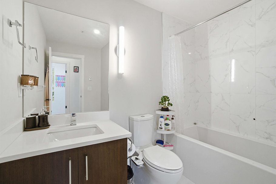 204 1633 Tatlow Avenue North Vancouver, BC - 19