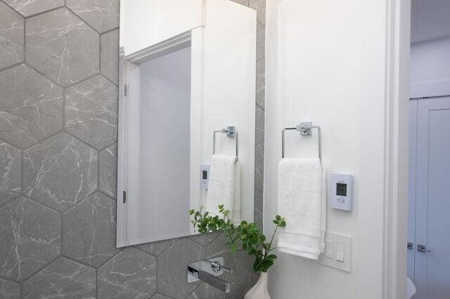 4426 W 4th Avenue Vancouver, BC - 32